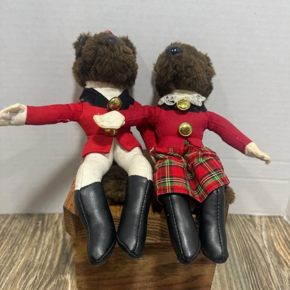 VTG  Fox Hunt Plush Ornaments Pair Red Coat Equestrian Plaid Set of 2 Hanfords